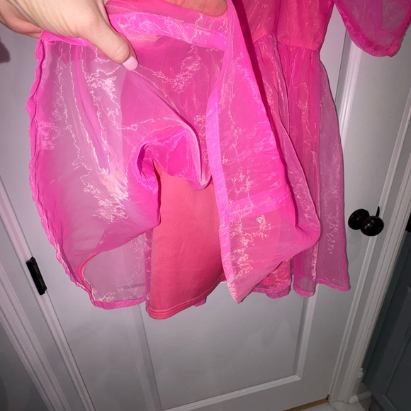 TCEC Vibrant Pink Puff Sleeve dress - Picture 5 of 5